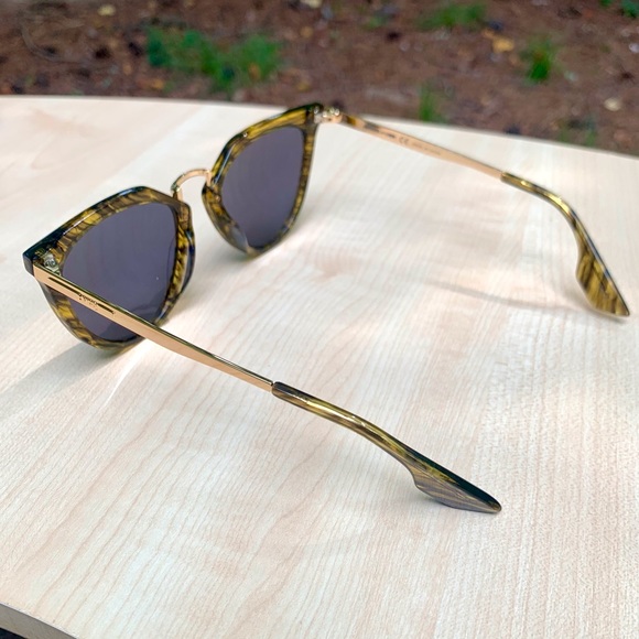 Sold out 💫 ALEXANDER MCQUEEN Luxe Sunglasses Cateye Wood Grain Mirrored lenses - Picture 4 of 11